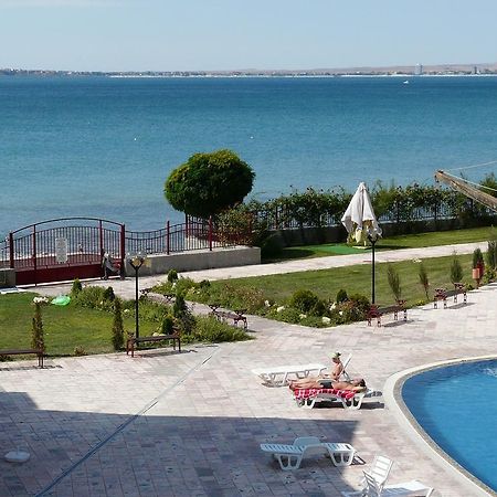 Private Apartments In Privilige Fort Beach Elenite Bagian luar foto