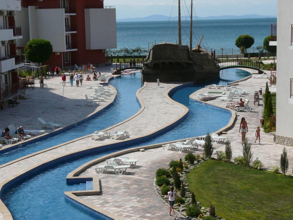 Private Apartments In Privilige Fort Beach Elenite Bagian luar foto