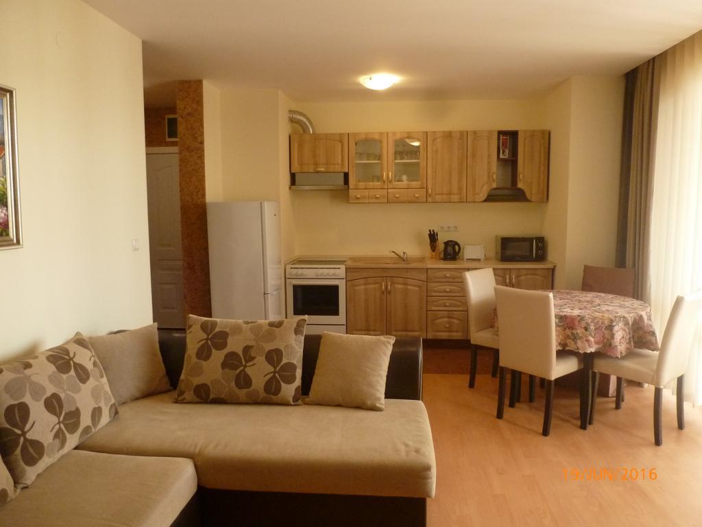 Private Apartments In Privilige Fort Beach Elenite Bagian luar foto